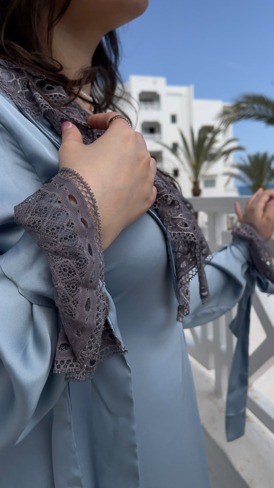 Pyjama en satin avec dentelle – Bleu Ciel